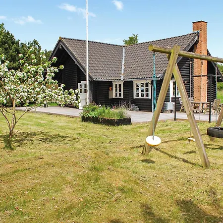 Knebel With Sauna I Feriehus